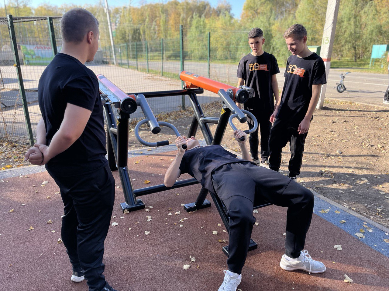 Фото - В Туле такая одна: ЕВРАЗ Ванадий Тулы подарил городу спортивную площадку